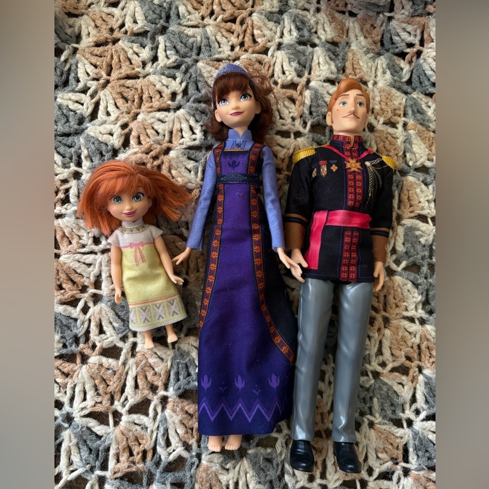 2/$10 Frozen doll set